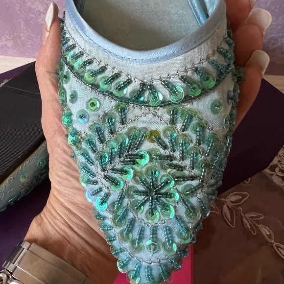 Blue and Green Embroidered Mules with Pointed Toe - Picture 5 of 10